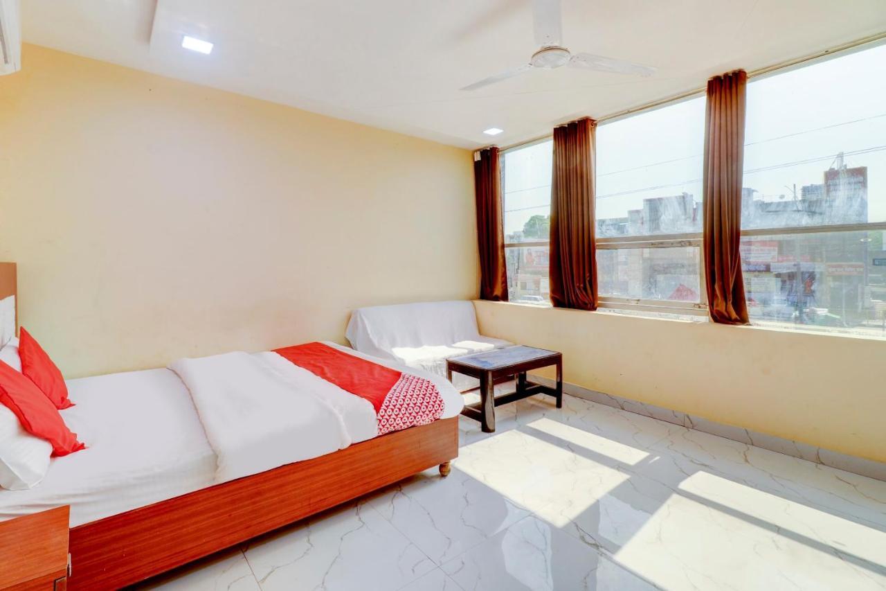 Oyo Flagship 73009 Hotel City Inn Dayal Bagh Екстер'єр фото
